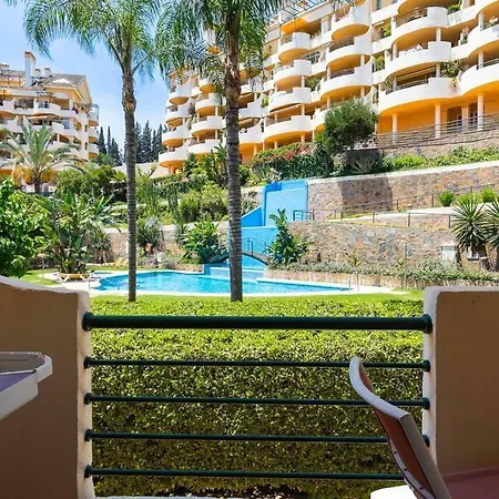 Recently Refurbished 2br Flat Pool In Puerto Banus *