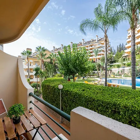Recently Refurbished 2br Flat Pool In Puerto Banus Marbella