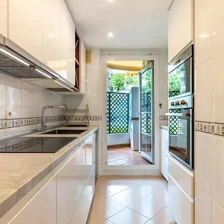 Recently Refurbished 2br Flat Pool In Puerto Banus * Marbella