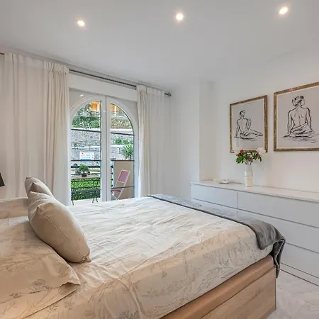 Recently Refurbished 2br Flat Pool In Puerto Banus