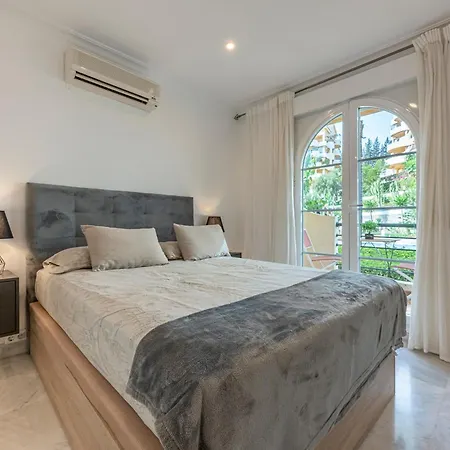 Recently Refurbished 2br Flat Pool In Puerto Banus Apartment