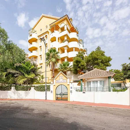 Recently Refurbished 2br Flat Pool In Puerto Banus