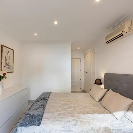 Apartment Recently Refurbished 2br Flat Pool In Puerto Banus *