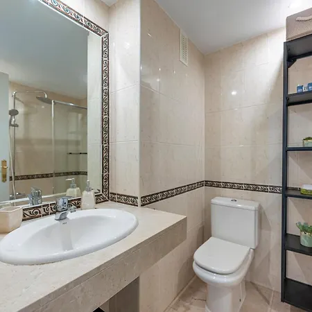 Apartment Recently Refurbished 2br Flat Pool In Puerto Banus Marbella