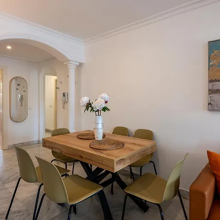 Recently Refurbished 2br Flat Pool In Puerto Banus Marbella