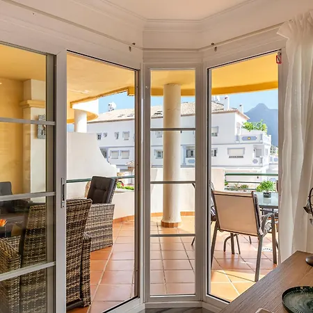 Recently Refurbished 2br Flat Pool In Puerto Banus Apartment Marbella